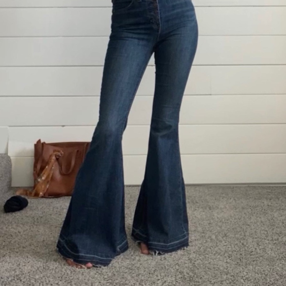 We The Free high rise button fly bell bottoms size 26